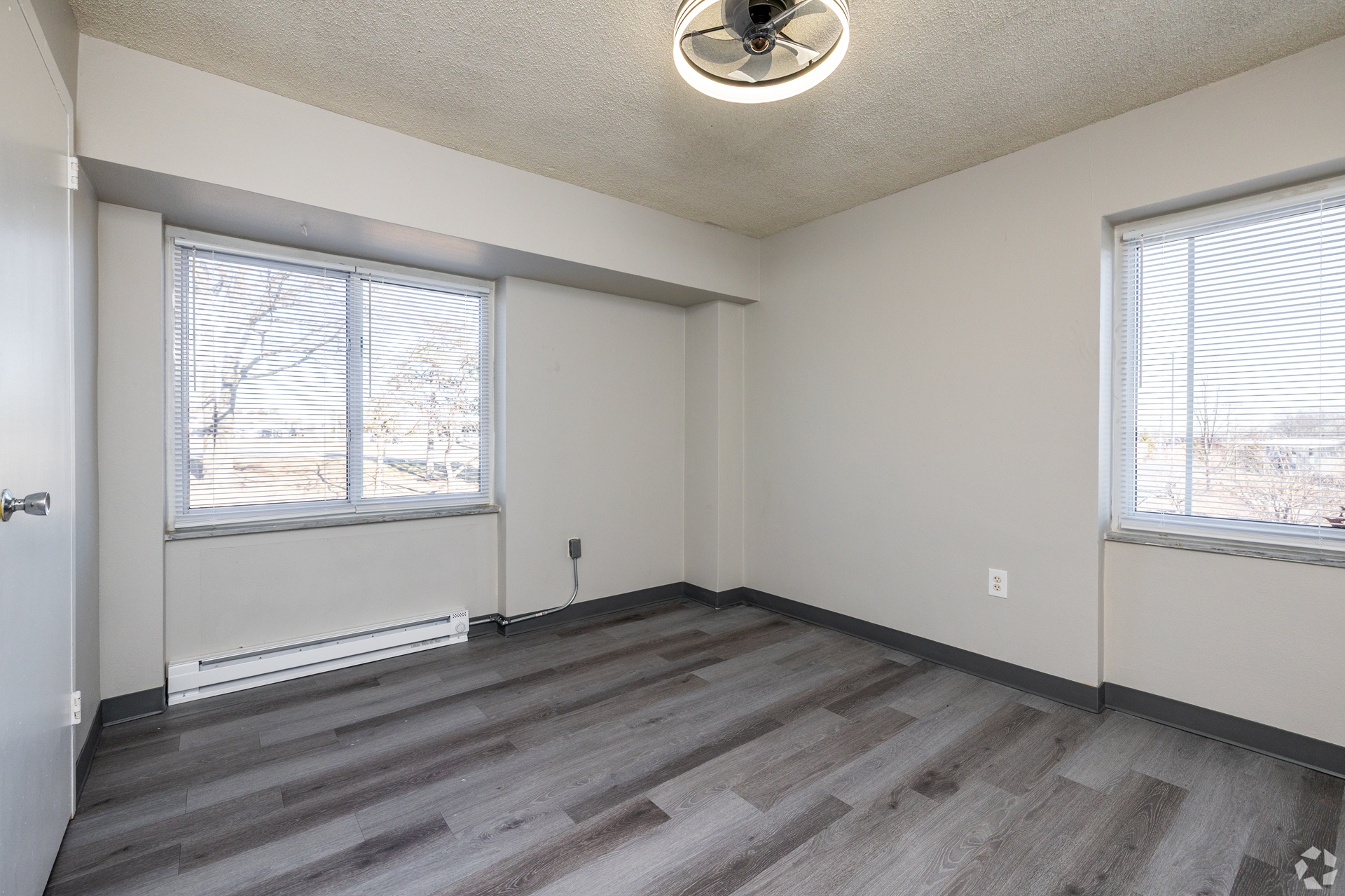 Independence Towers bedroom in Independence Missouri