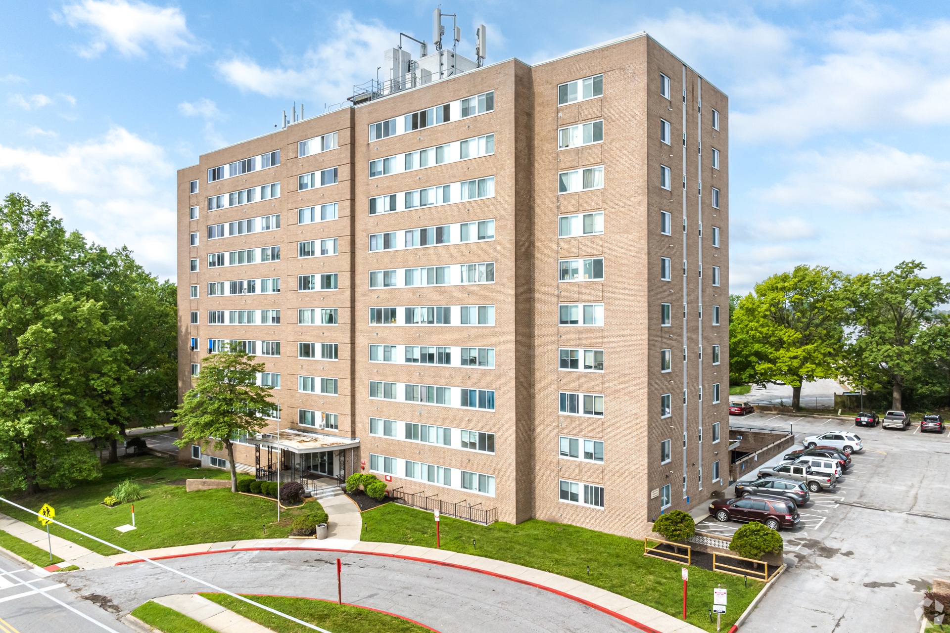 Independence Towers exterior view in Independence Missouri