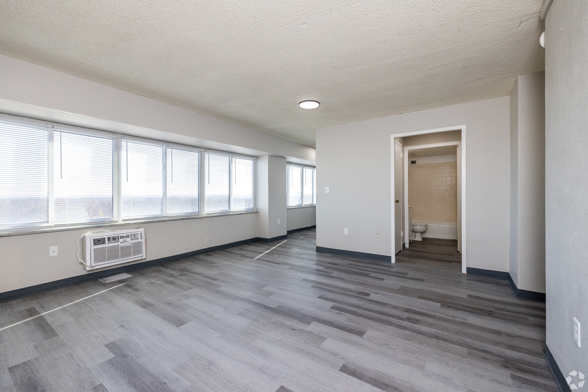 Independence Towers living room in Independence Missouri